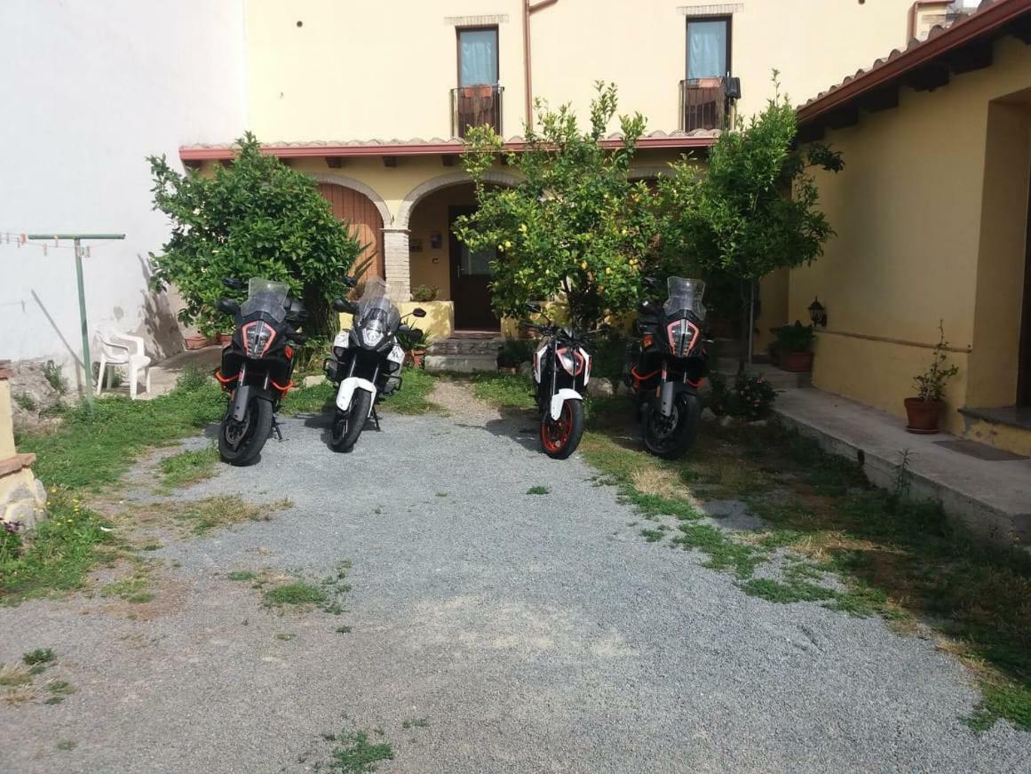 B&B Gli Archi Sìnnai Extérieur photo